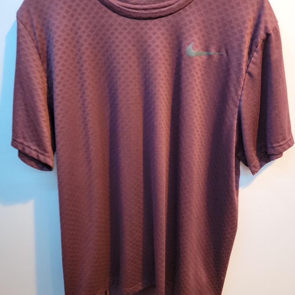 Mens large nike dri fit shirt burgandy